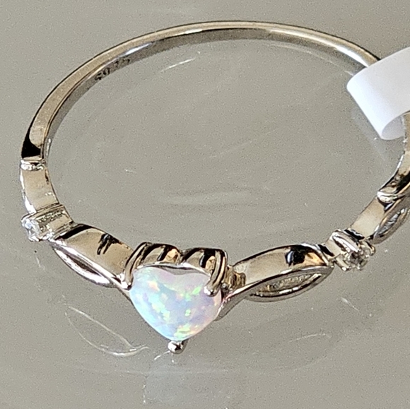 Sterling Silver Heart Opal Ring - Picture 3 of 4